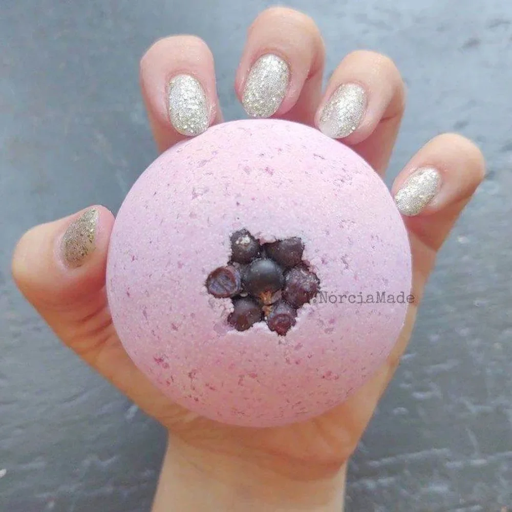 Cranberry Relish Bath Bomb - Picture 4 of 4